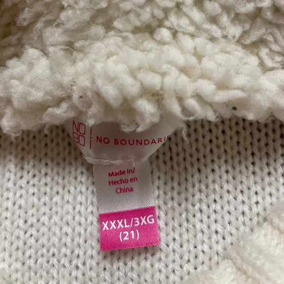 Christmas Hooded Sweater - Picture 3 of 3